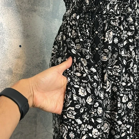 Mimi Chica Sleeveless Black Floral Dress size S - Picture 5 of 8